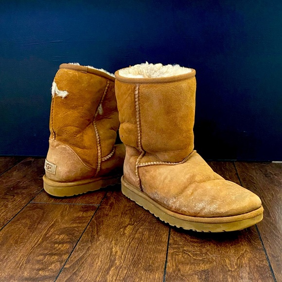 Ladies UGG boots - Picture 1 of 4